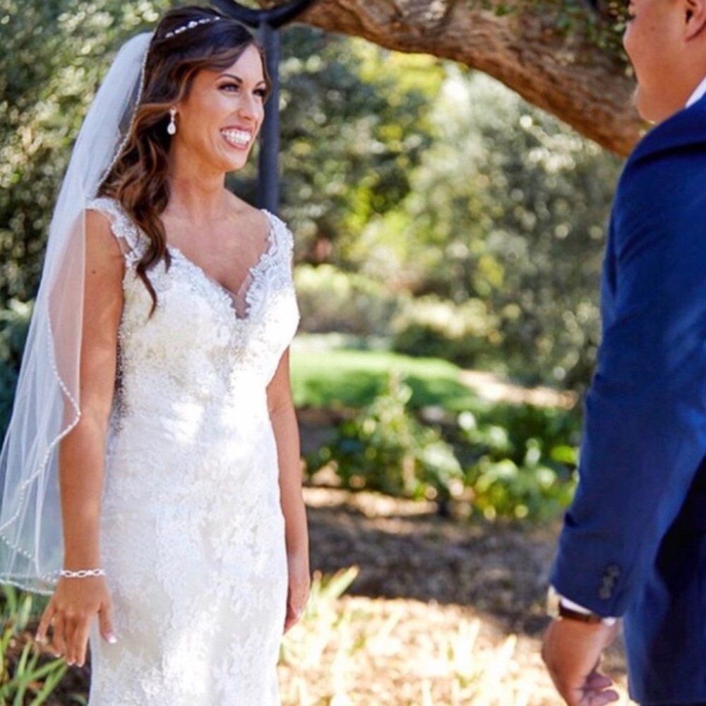 Timeless swarovski crystal wedding dress - Picture 3 of 8
